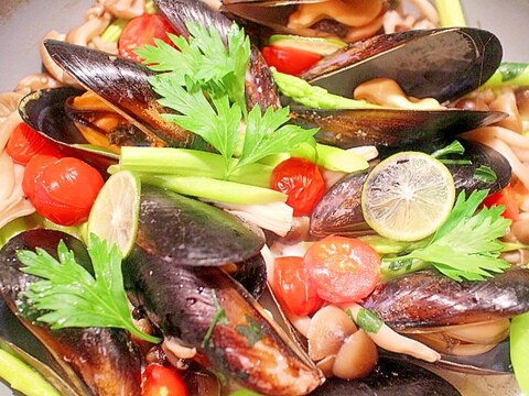 【超簡単】牡蠣醤油で絶品♪ムール貝のアクアパッツァ